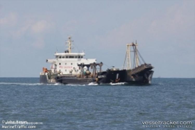 Vivo-Surya - Hopper Dredger vessel registered in Sierra Leone