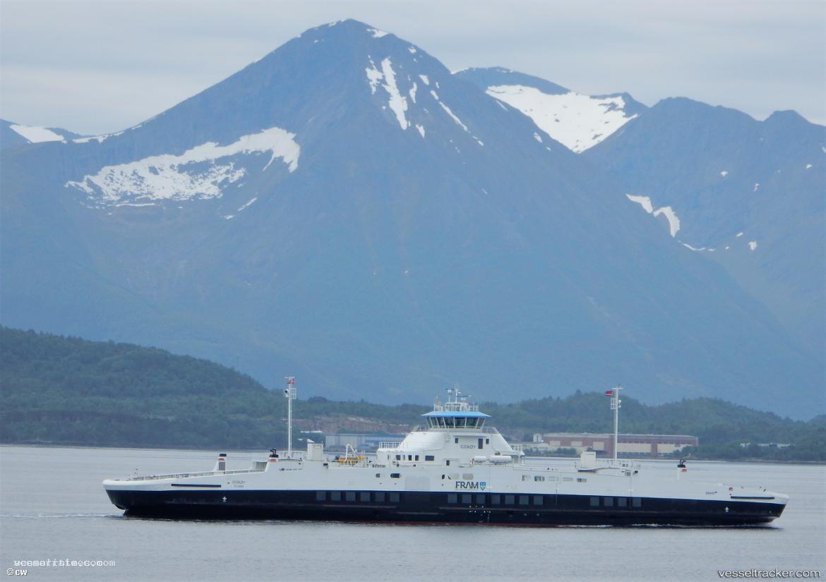 Giskoey - Passenger Ro Ro Cargo Ship vessel registered in Norway