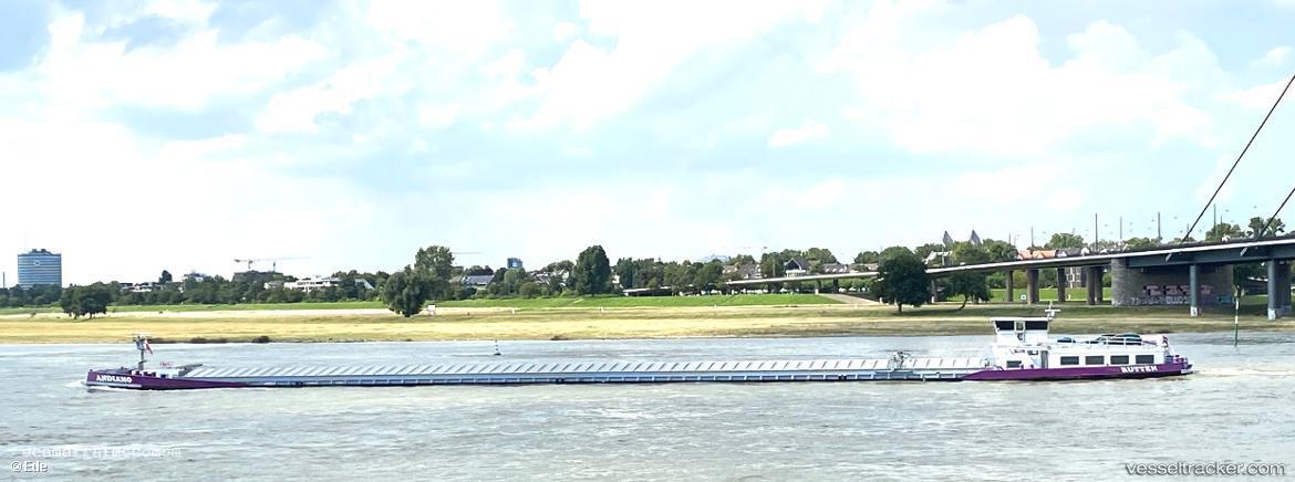 Andiamo - Bulk Carrier vessel registered in Liberia