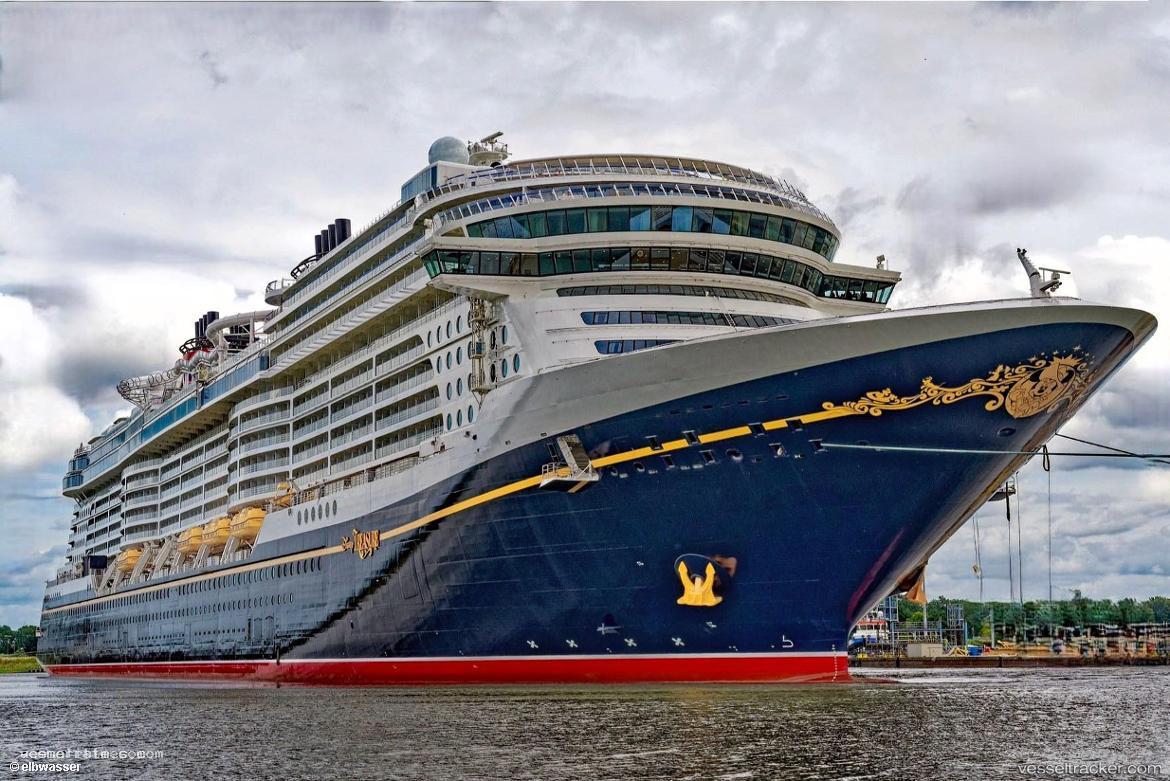 Disney-Treasure - Cruise Ship vessel registered in Bahamas