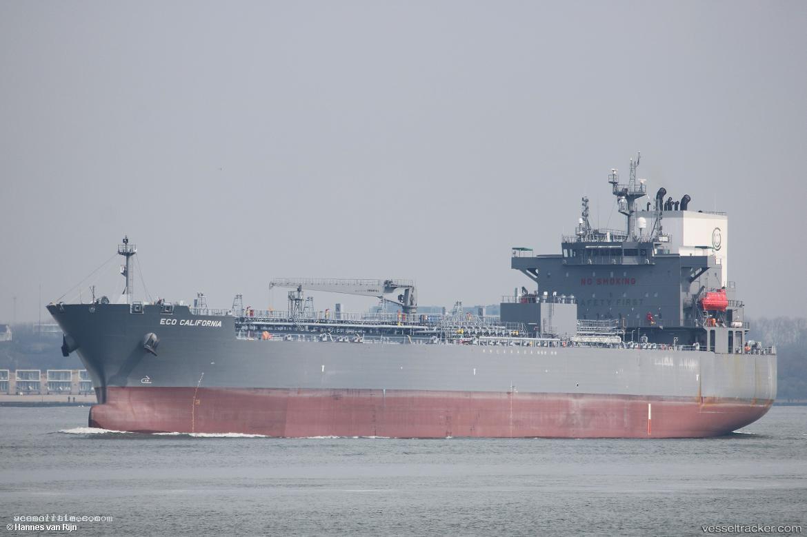 Largo-California - Chemical Oil Products Tanker vessel registered in Marshall Islands