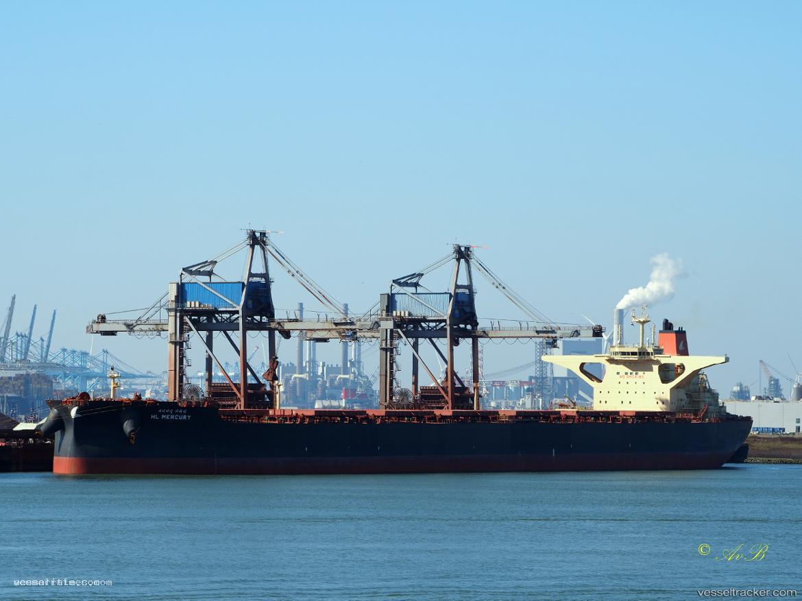Hl-Mercury - Ore Oil Carrier vessel registered in Panama