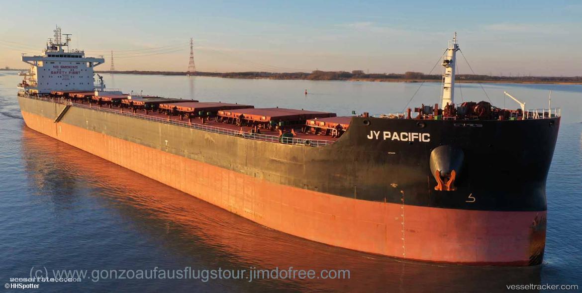 Eva - Bulk Carrier vessel registered in Singapore