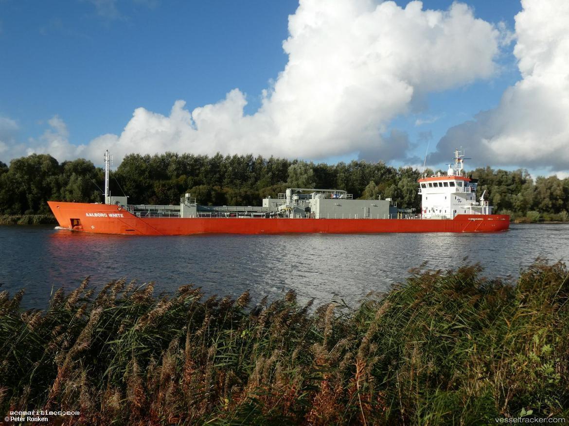 Aalborg-White - Cement Carrier vessel registered in Cyprus
