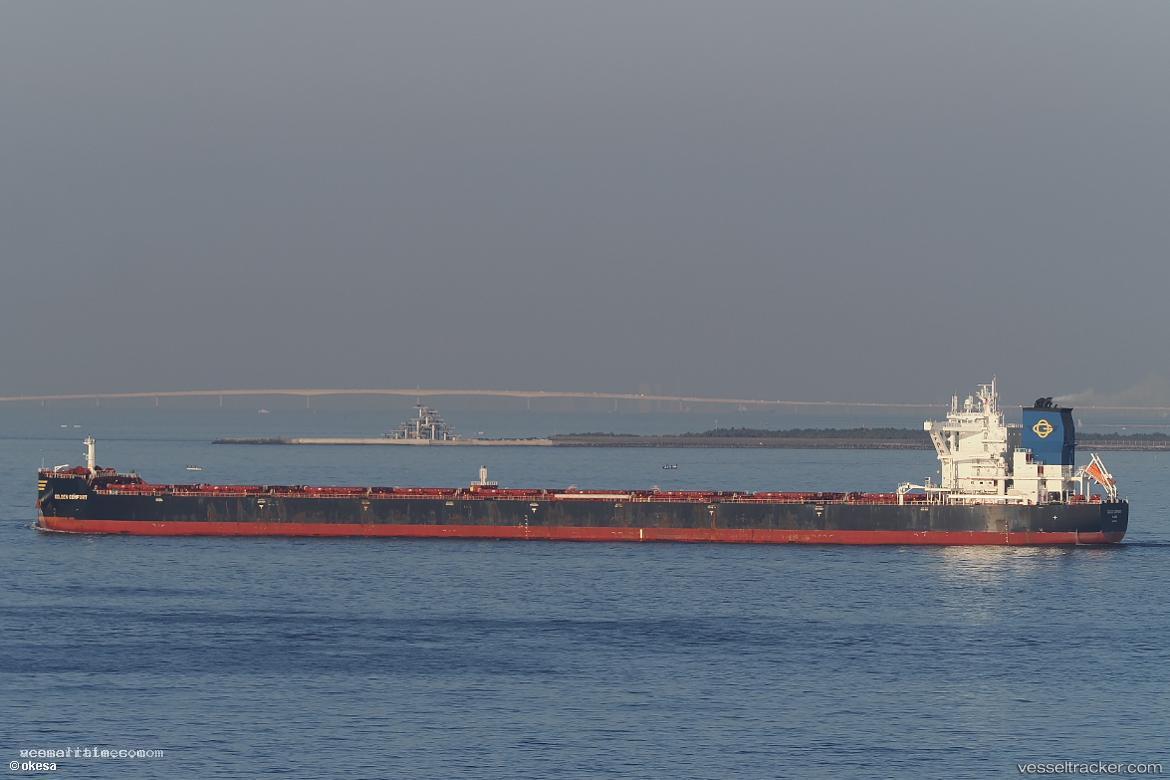 Golden-Comfort - Ore Carrier vessel registered in Marshall Islands