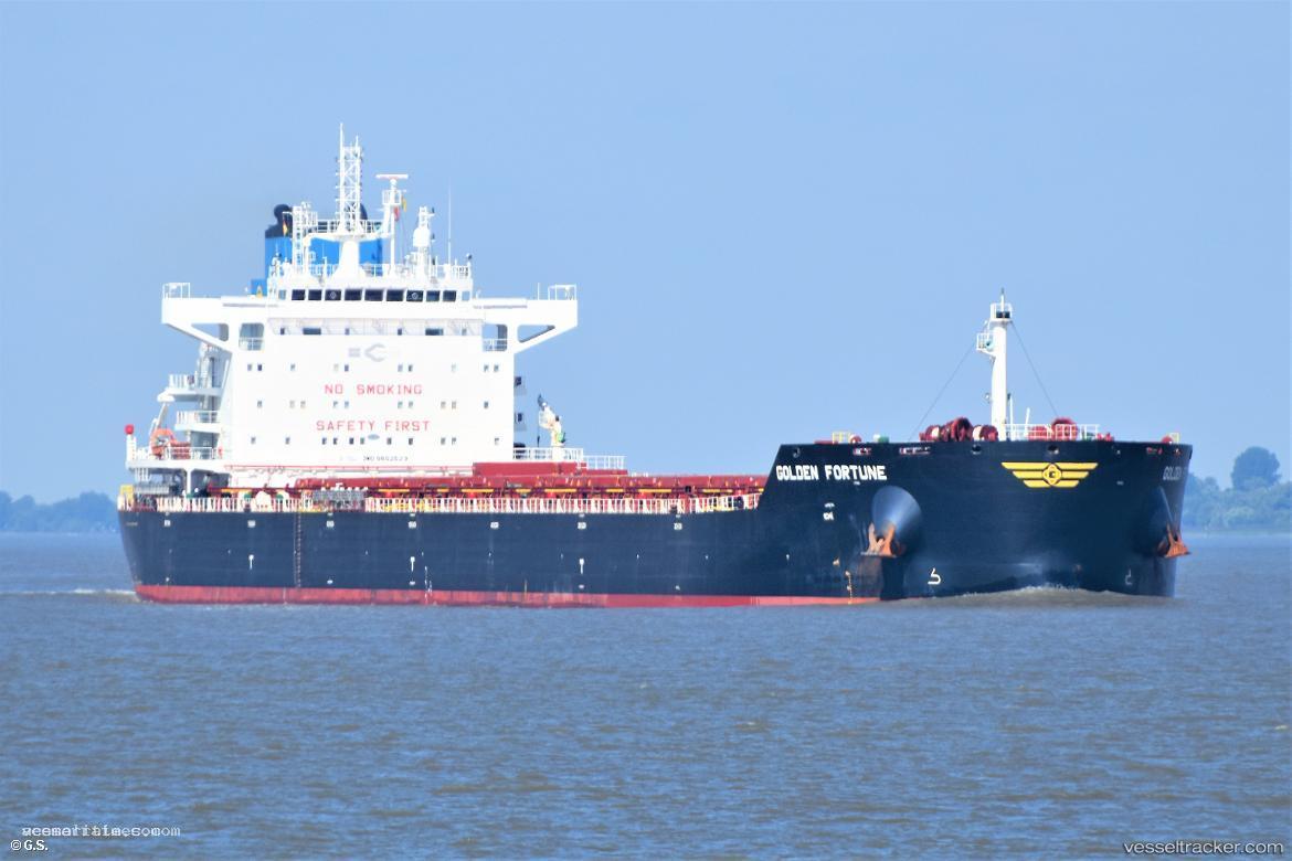 Golden-Fortune - Bulk Carrier vessel registered in Marshall Islands
