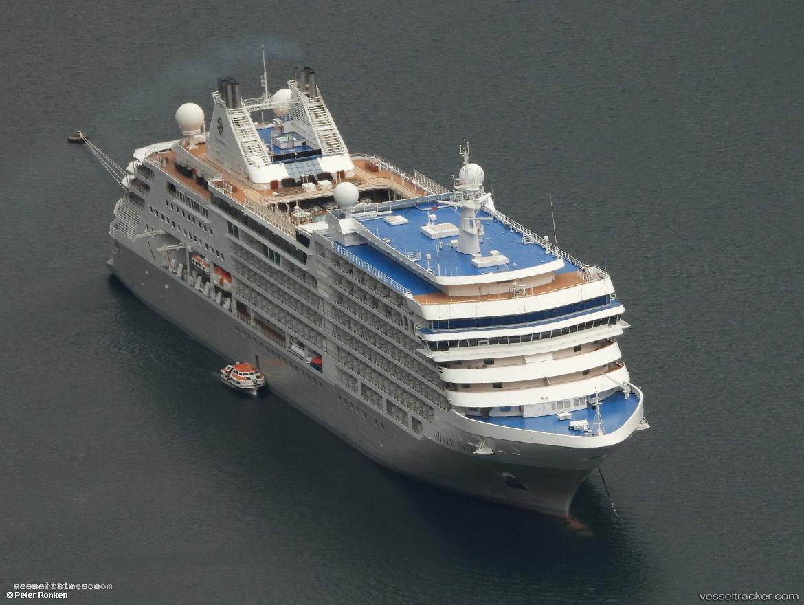 Silver-Dawn - Cruise Ship vessel registered in Bahamas