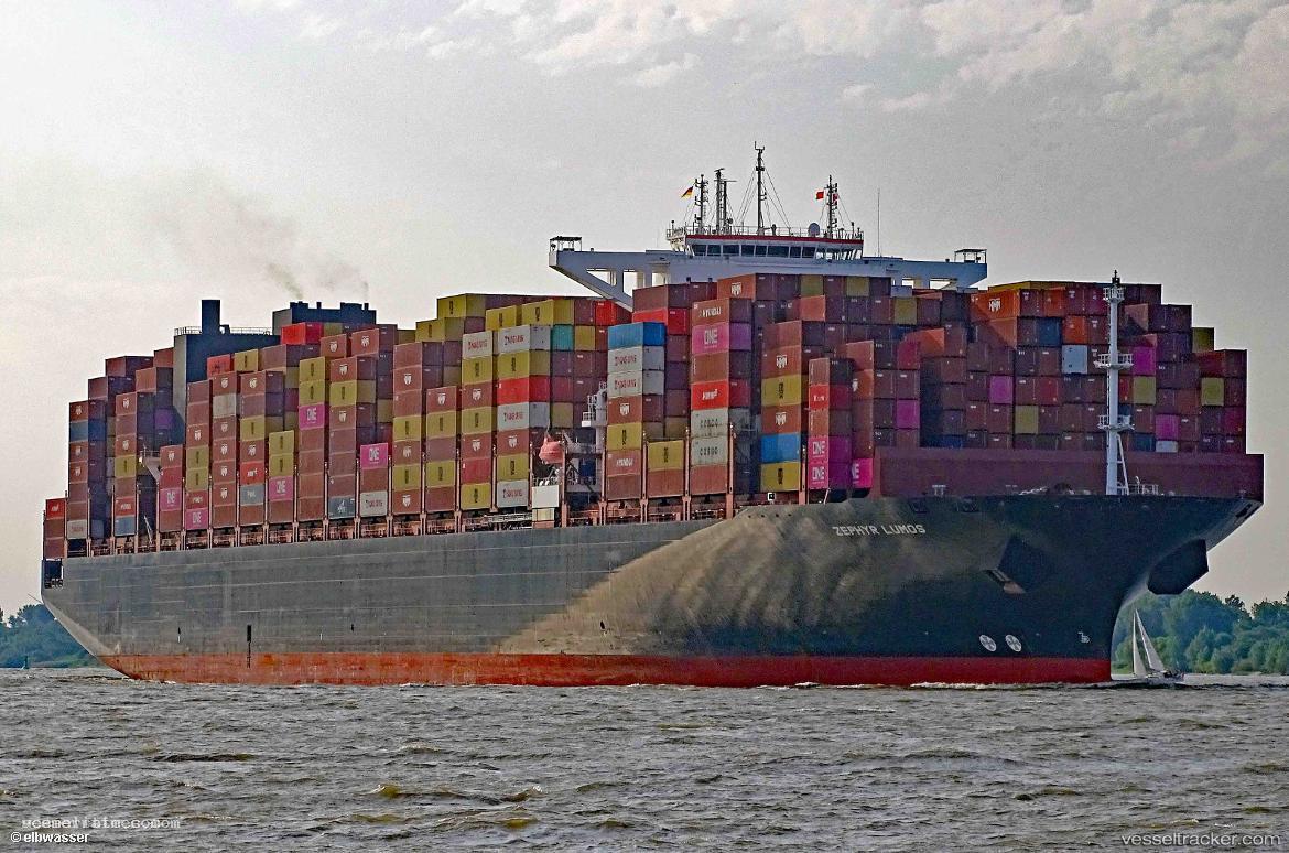 Zephyr-Lumos - Container Ship vessel registered in United Kingdom