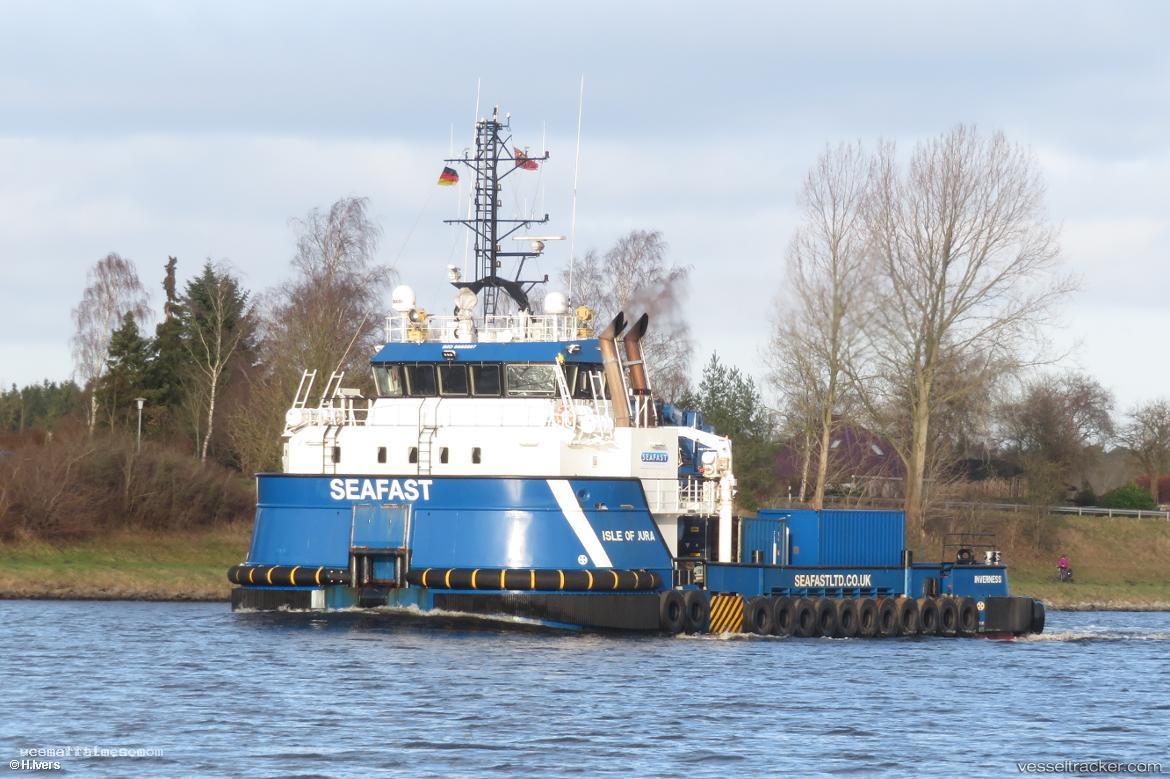Isle-Of-Jura - Tug vessel registered in United Kingdom