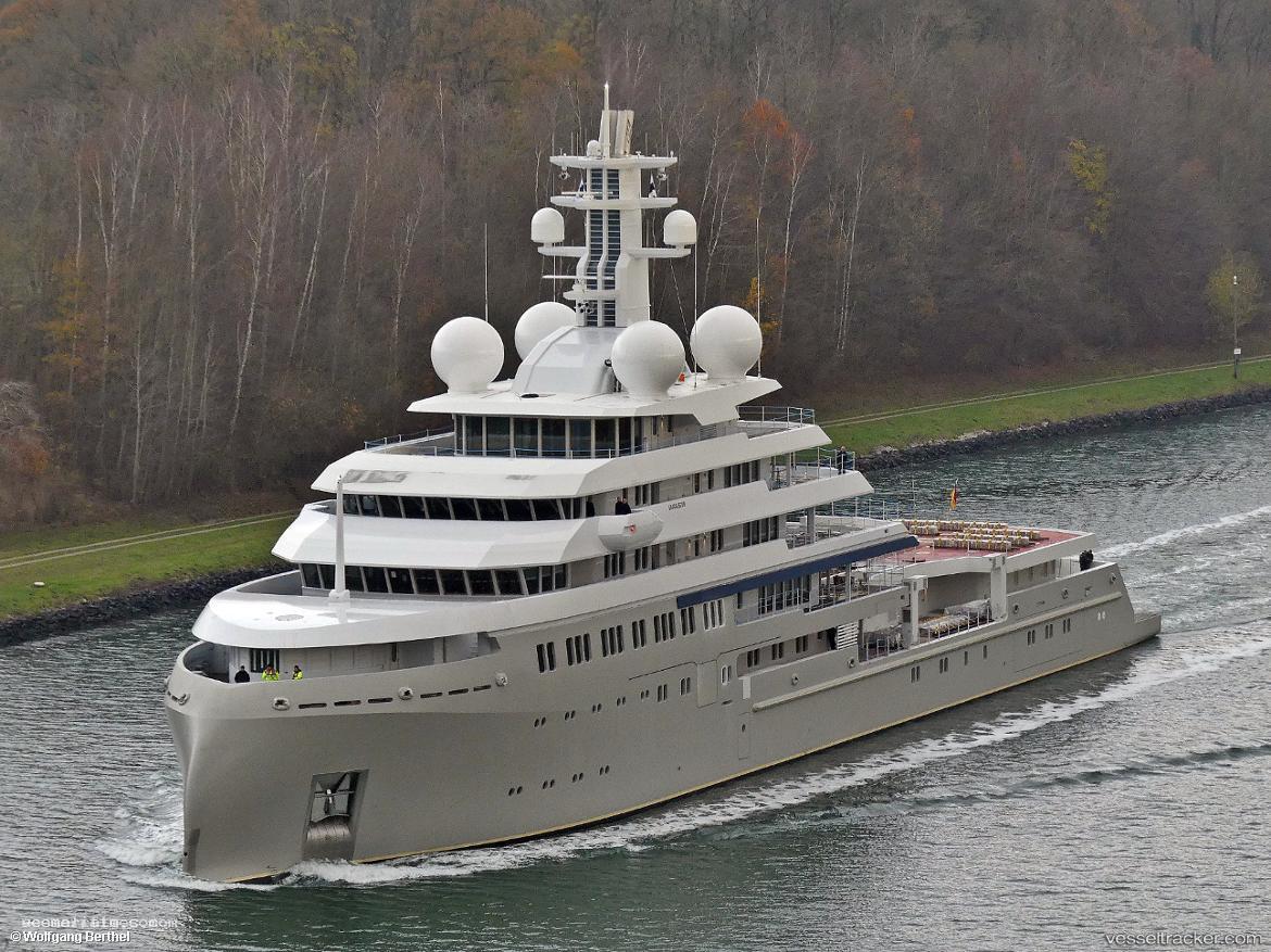 Shackleton -  vessel registered in Germany
