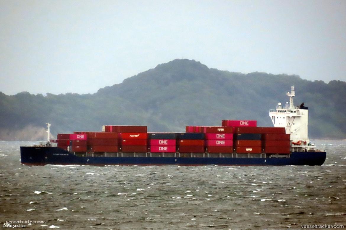 Confidence - Container Ship vessel registered in Marshall Islands