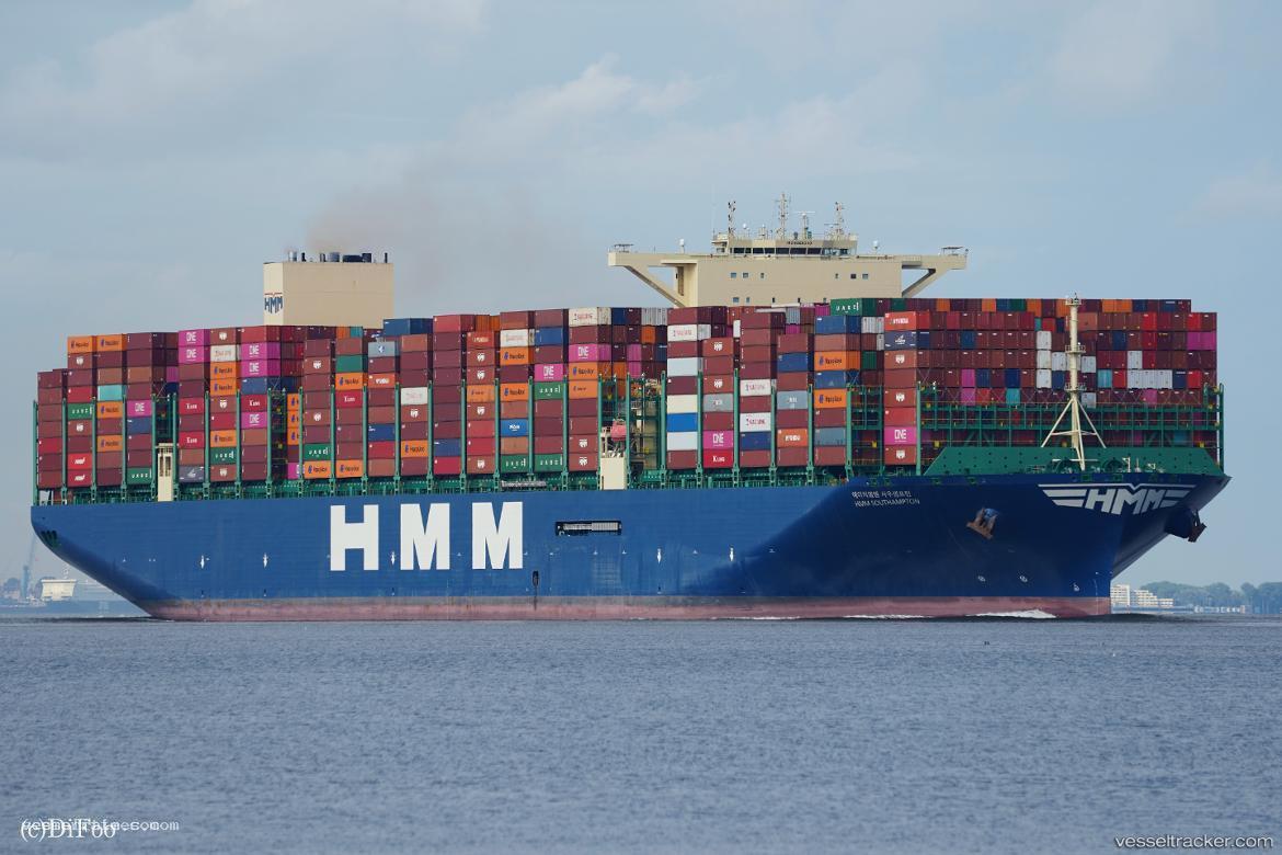 Hmm-Southampton - Container Ship vessel registered in South Korea