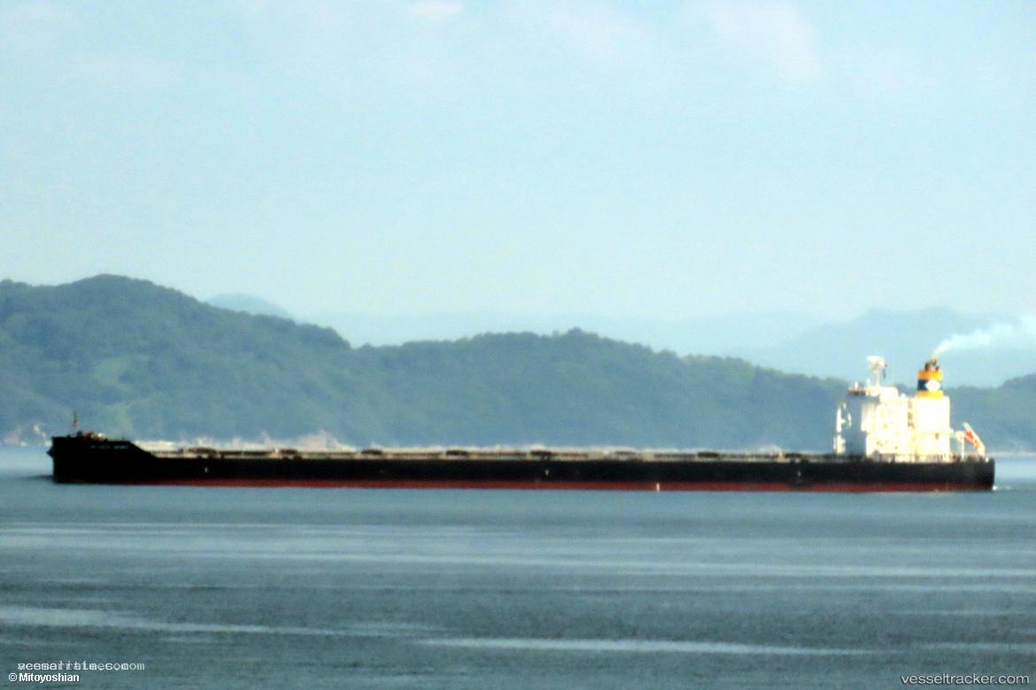 Lowlands-Spirit - Bulk Carrier vessel registered in Singapore