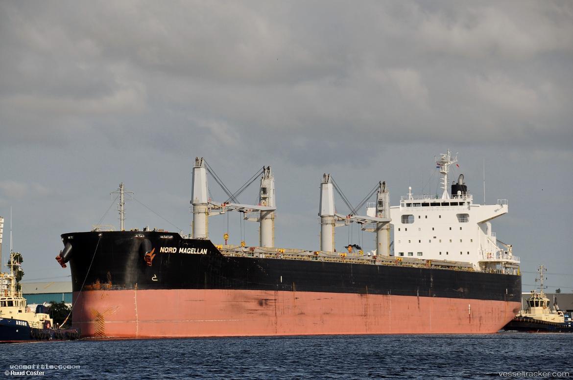 Wf-Artemis - Bulk Carrier vessel registered in Marshall Islands