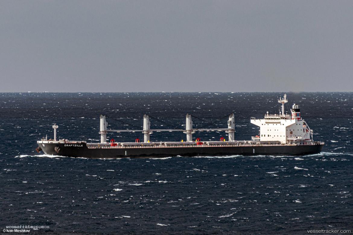 Draftzilla - Bulk Carrier vessel registered in Marshall Islands