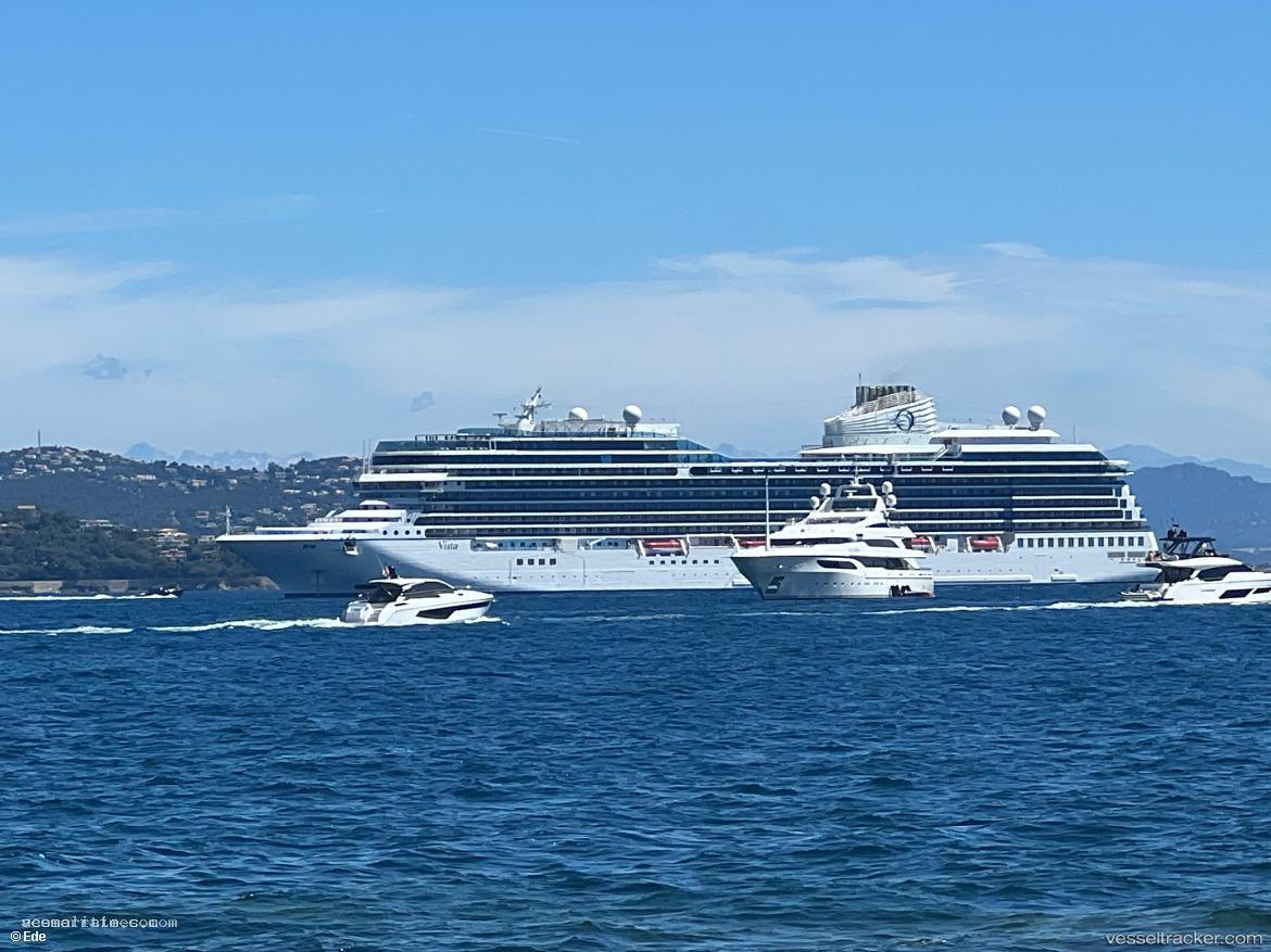 Vista - Cruise Ship vessel registered in Marshall Islands