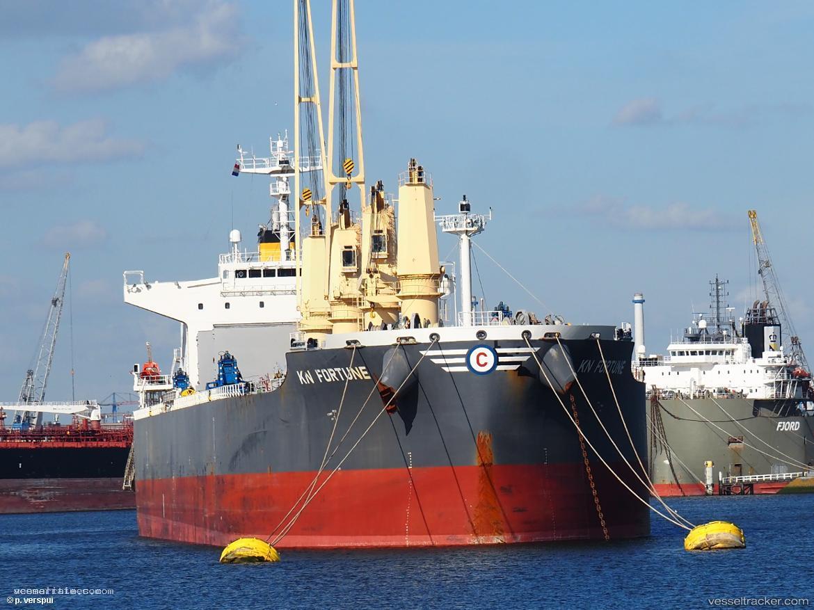 Kn-Fortune - Bulk Carrier vessel registered in Singapore