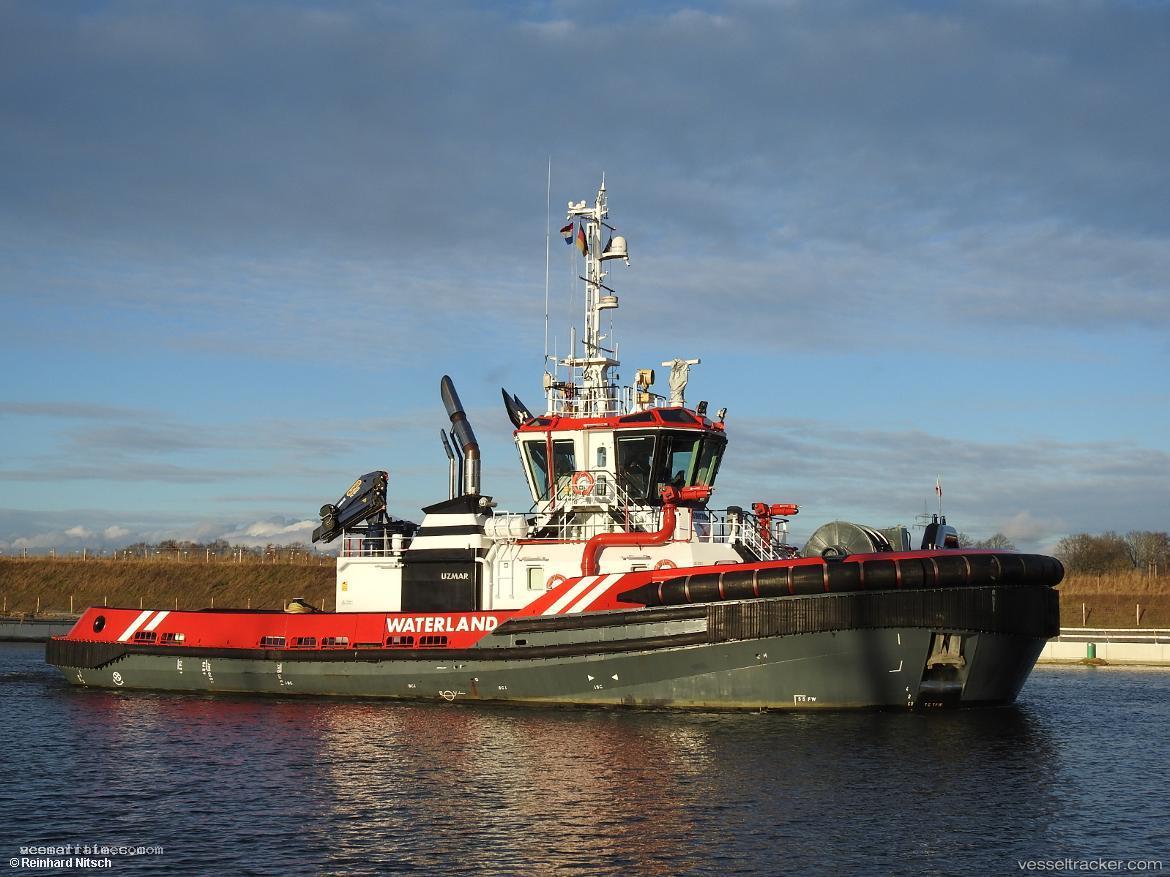 Waterland - Tug vessel registered in Netherlands