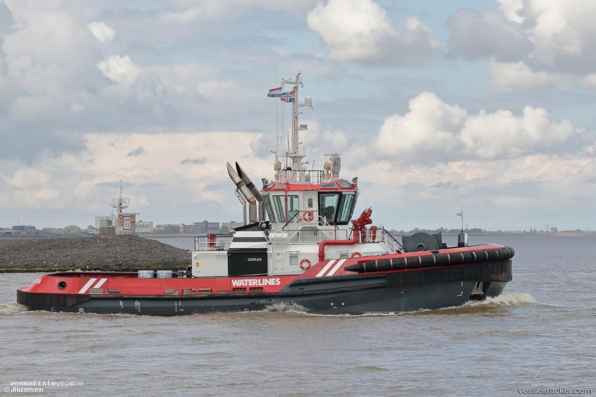 Waterlines - Tug vessel registered in Netherlands