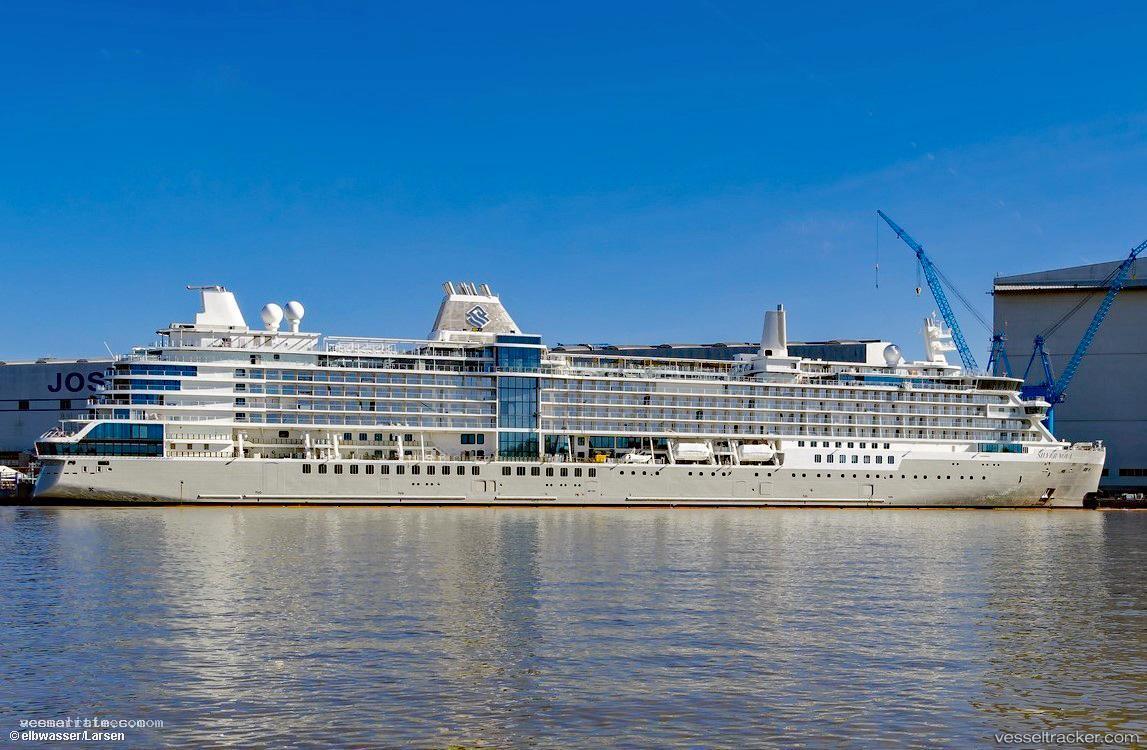 Silver-Nova - Cruise Ship vessel registered in Bahamas