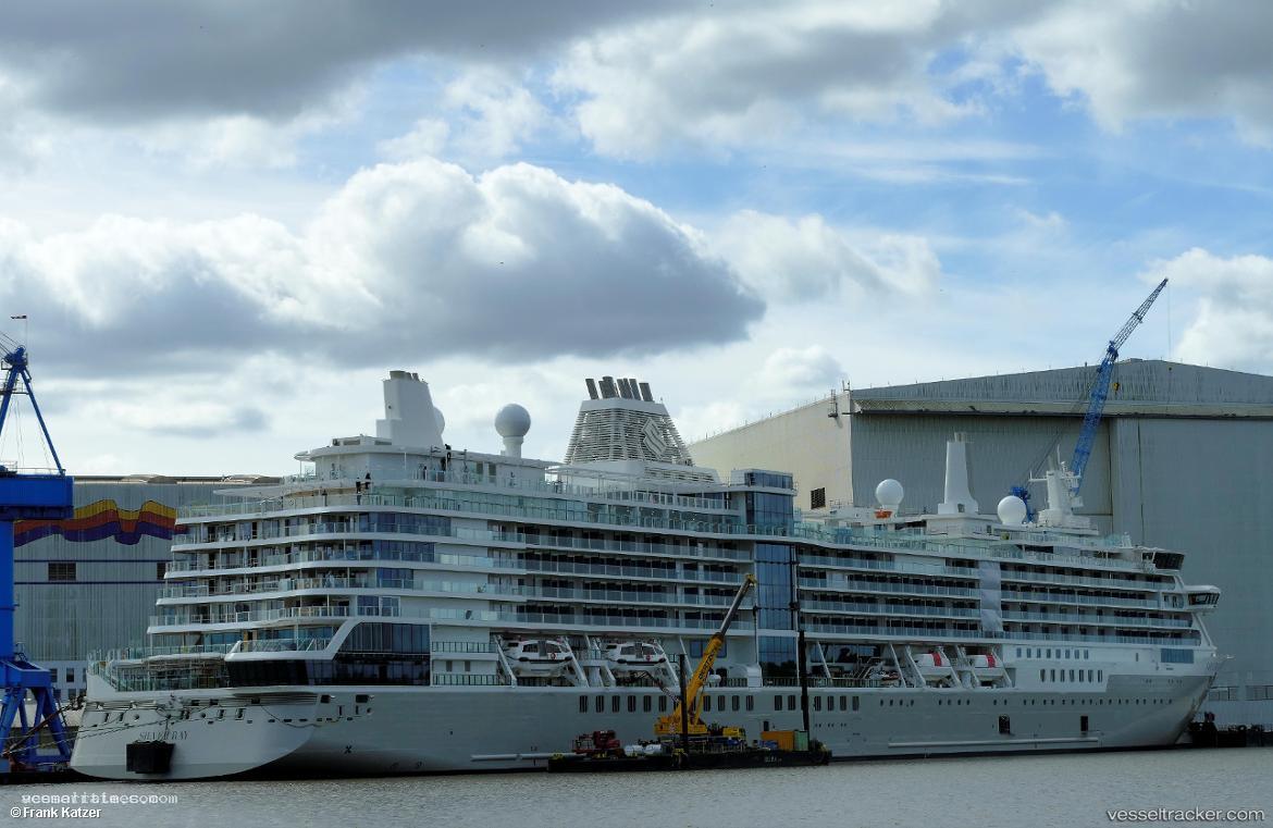 Silver-Ray - Cruise Ship vessel registered in Bahamas