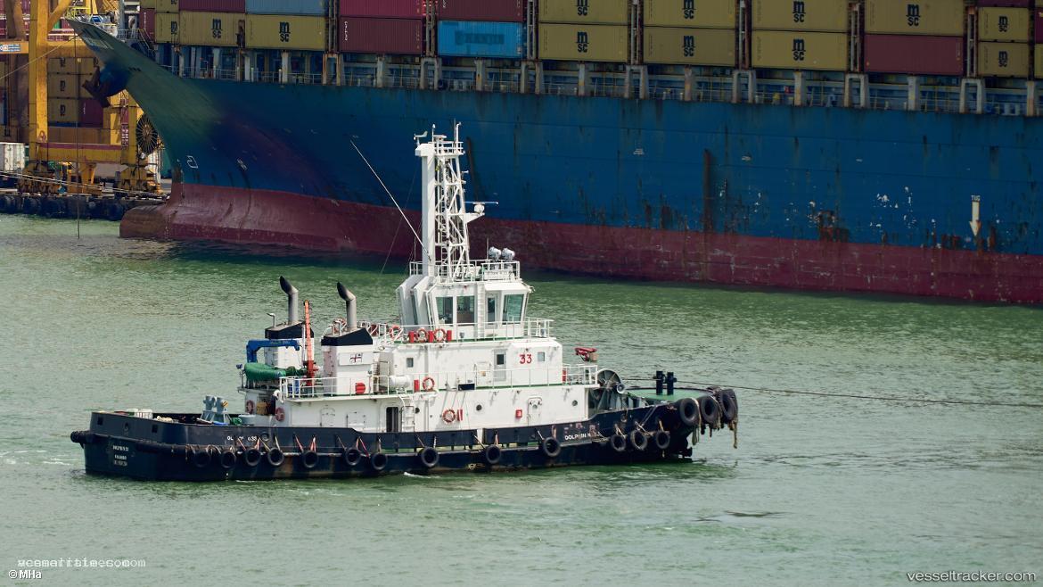 Dolphin-No.33 - Tug