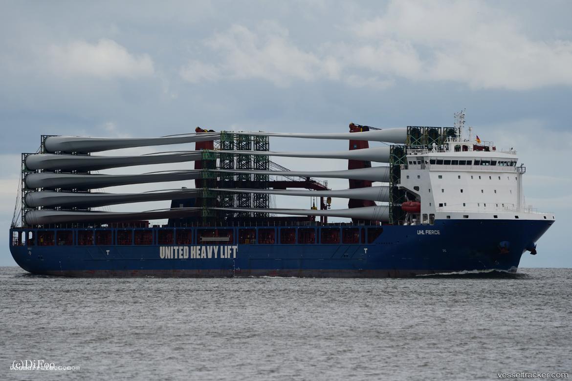 Uhl-Fierce - Heavy Load Carrier vessel registered in Portugal