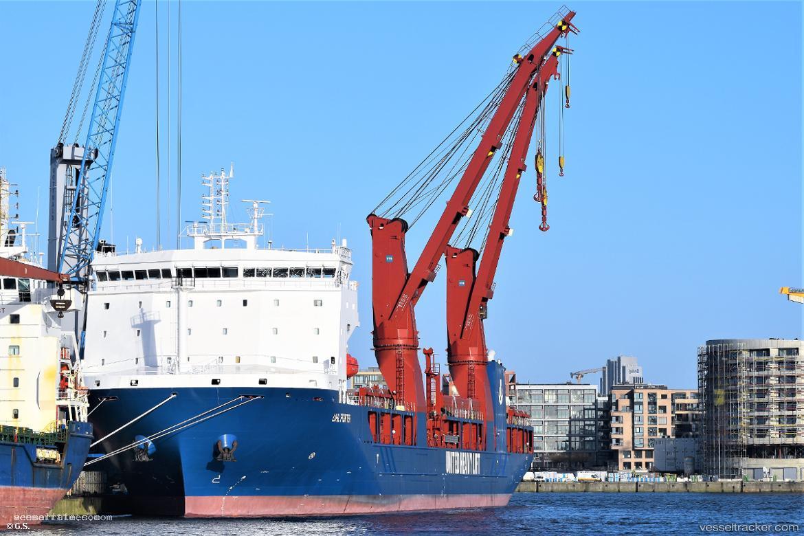 Uhl-Fighter - Heavy Load Carrier vessel registered in Portugal