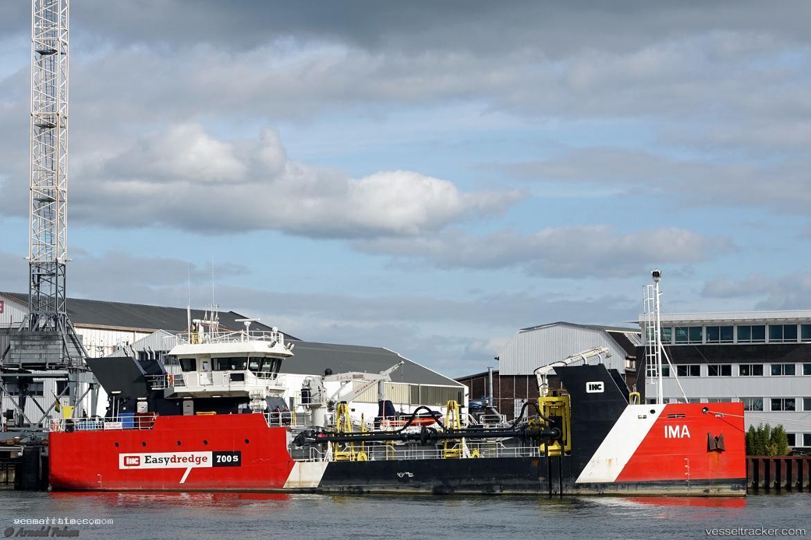 Ima - Hopper Dredger vessel registered in Saint Vincent and the Grenadines