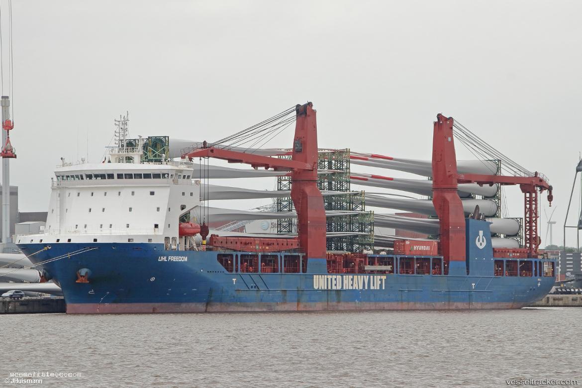 Uhl-Freedom - Heavy Load Carrier vessel registered in Portugal