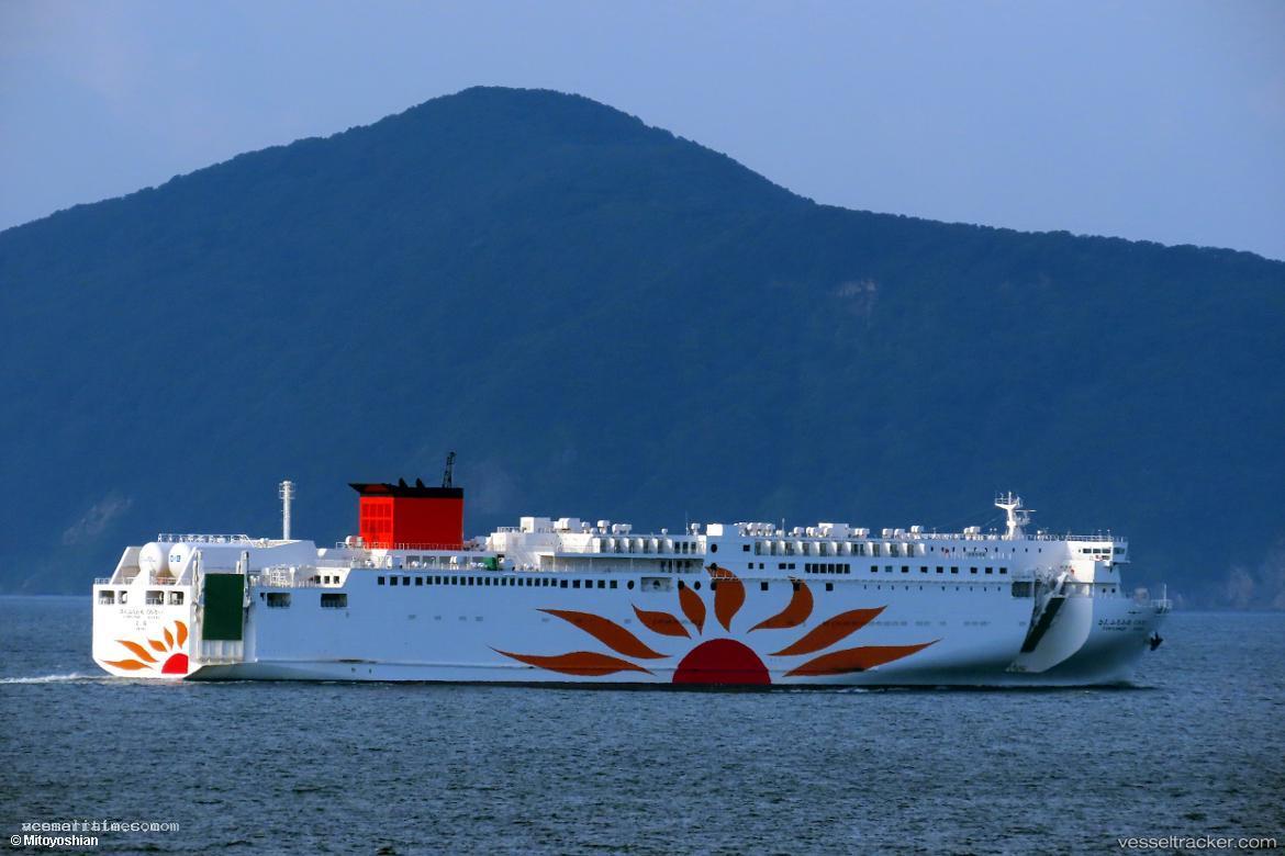 Sunflower-Kurenai - Passenger Ro Ro Cargo Ship vessel registered in Japan