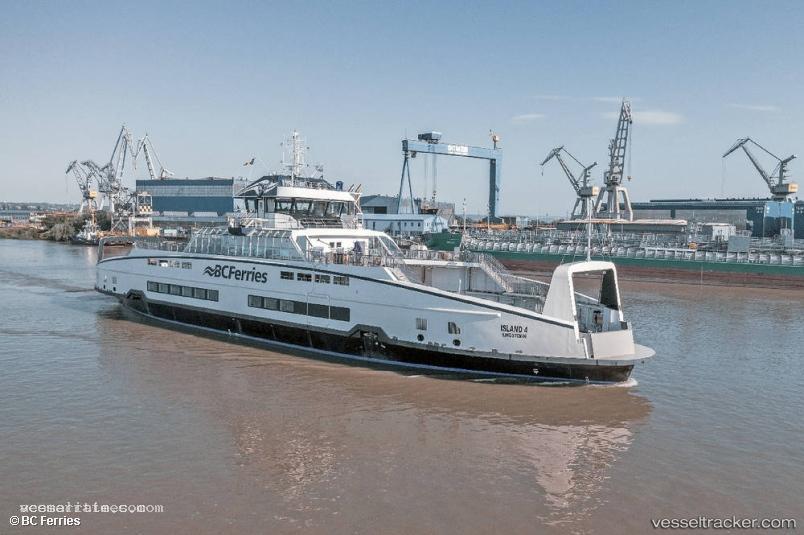 Island-Kuluta - Passenger Ro Ro Cargo Ship vessel registered in Canada
