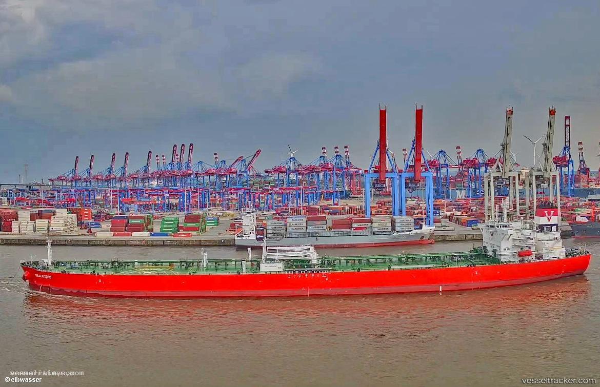Sealegend - Crude Oil Tanker vessel registered in Marshall Islands