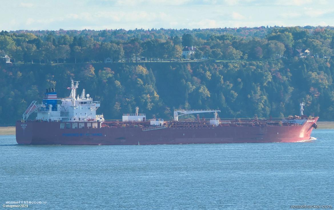 Seymour-Sun - Oil Products Tanker vessel registered in Singapore