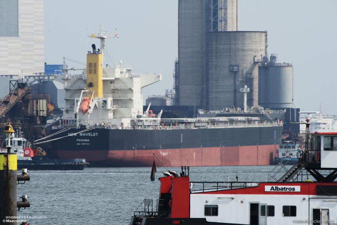 New-Wavelet - Bulk Carrier vessel registered in Panama