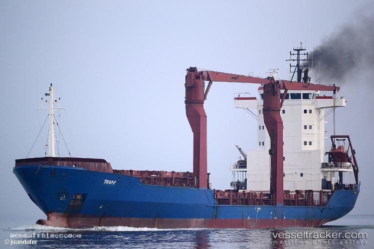 Tanto-Karya - Container Ship vessel registered in Indonesia