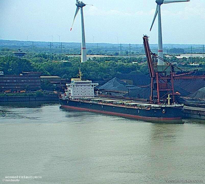 Oceanfavour - Bulk Carrier vessel registered in Hong Kong