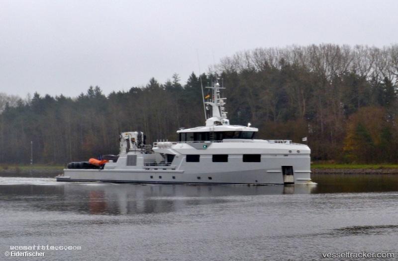 Emotional - Yacht vessel registered in Marshall Islands