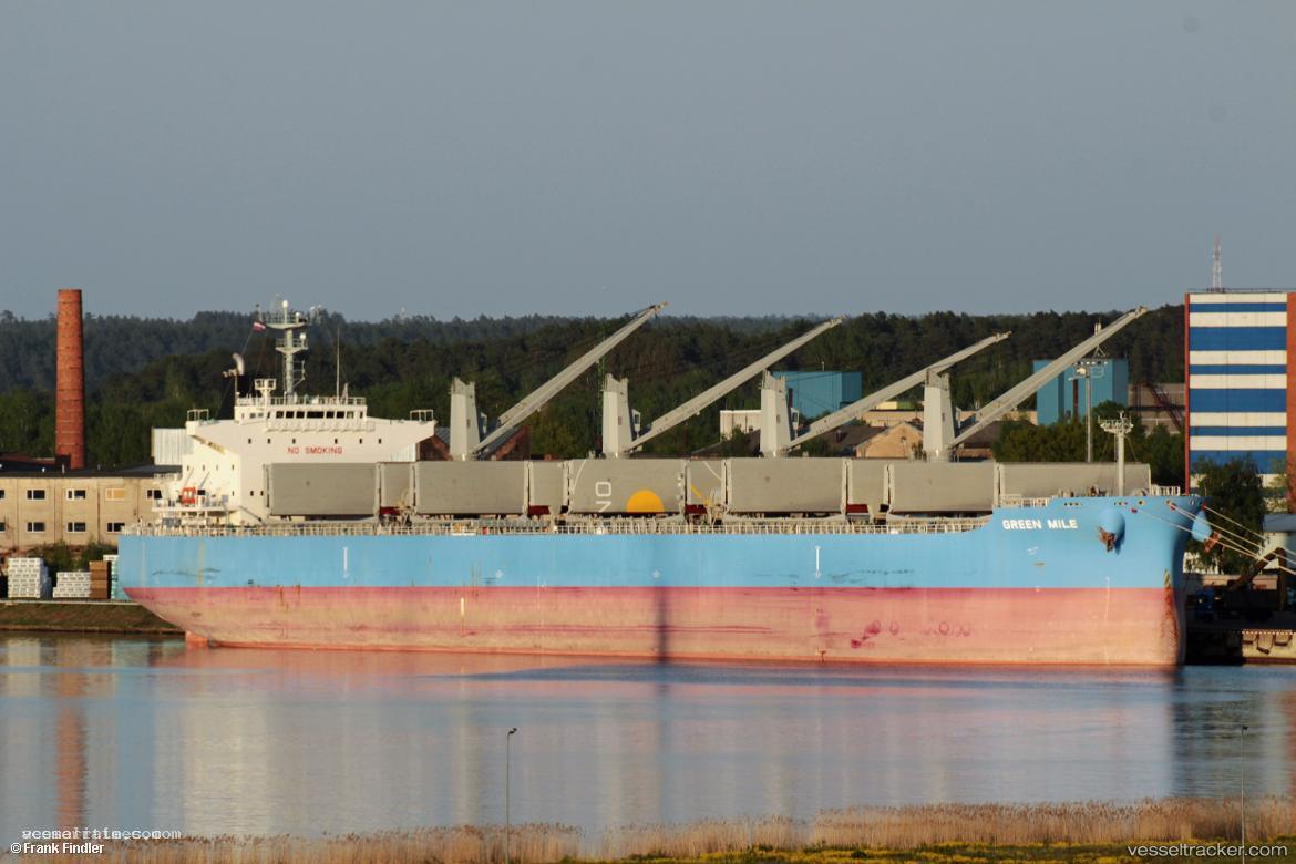 Starry-Night - Bulk Carrier vessel registered in Marshall Islands