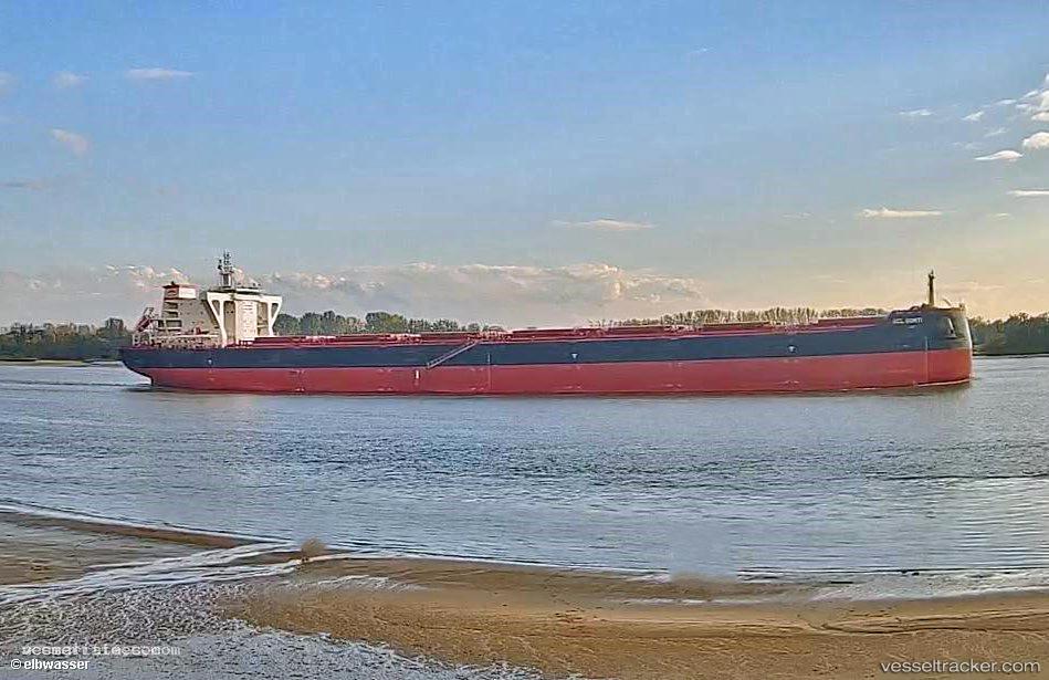 Gcl-Gomti - Bulk Carrier vessel registered in Singapore