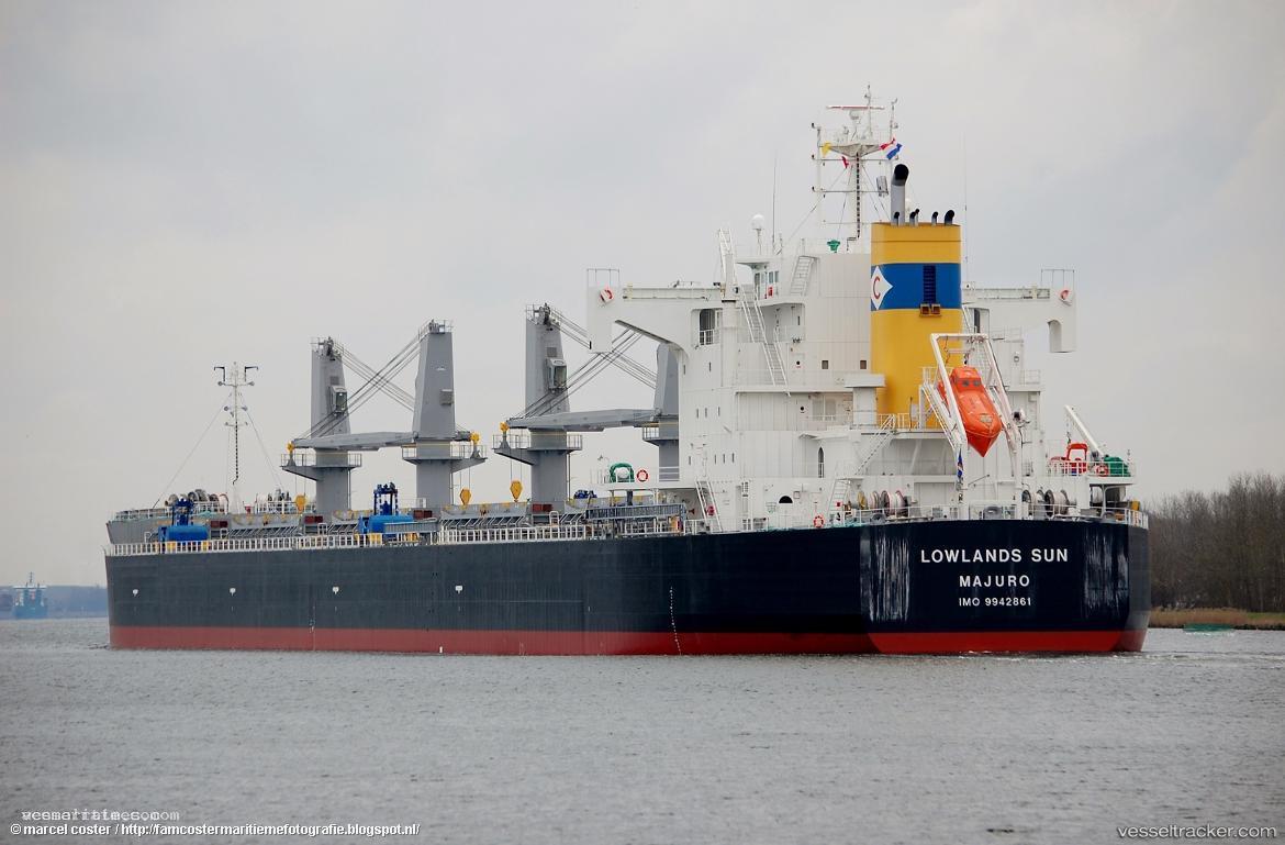 Lowlands-Sun - Bulk Carrier vessel registered in Marshall Islands