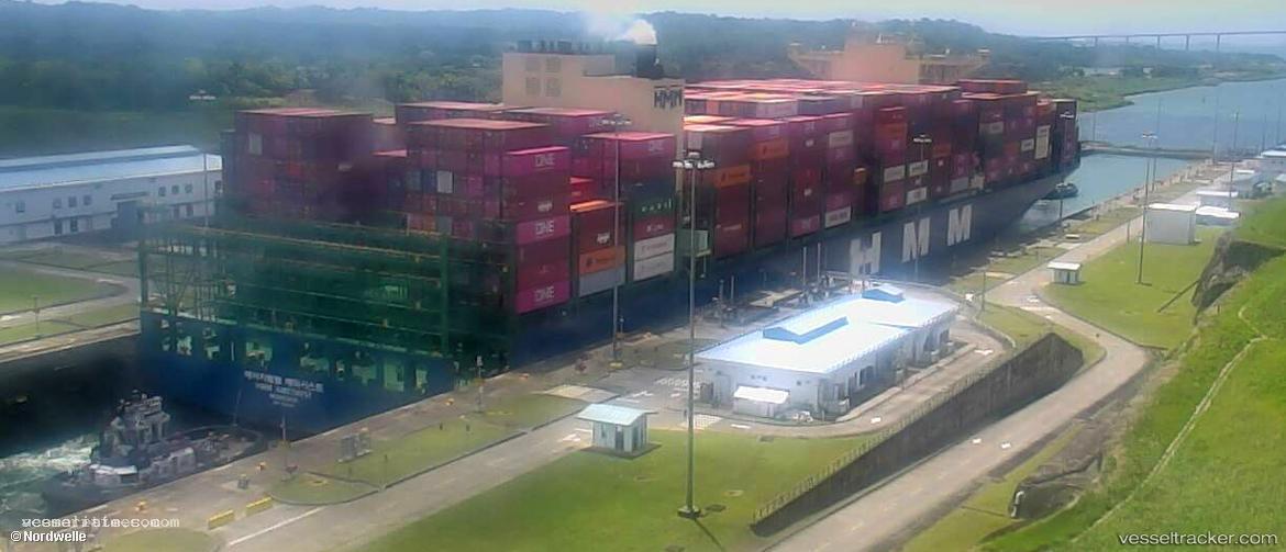 Hmm-Amethyst - Container Ship vessel registered in Liberia