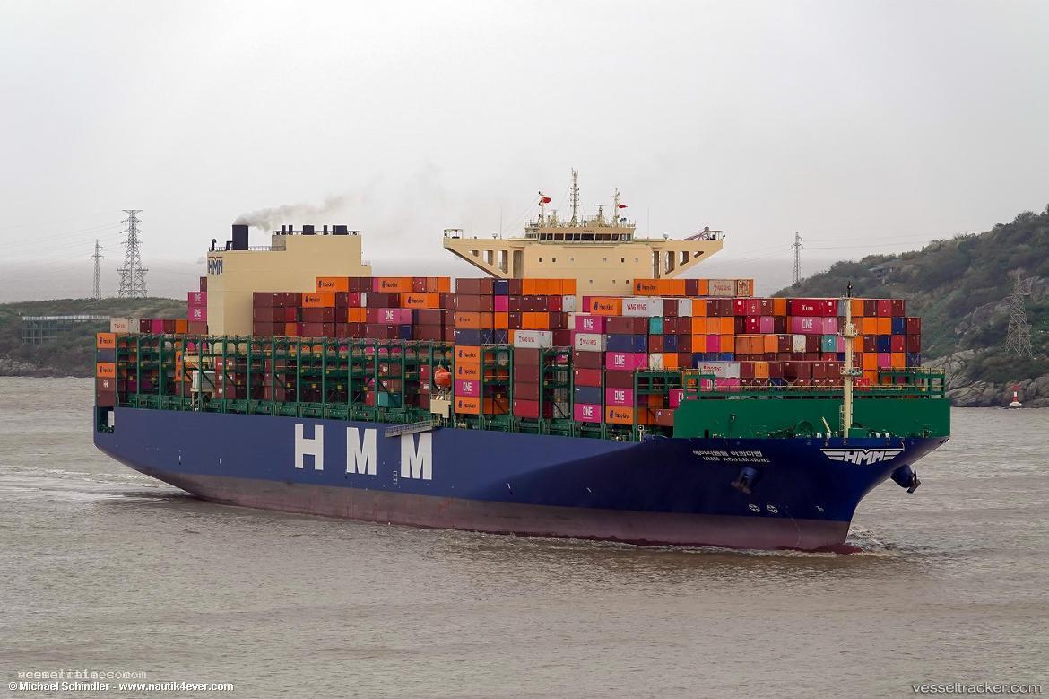 Hmm-Aquamarine - Container Ship vessel registered in Liberia
