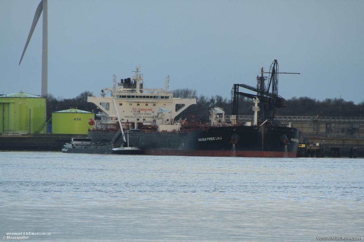 Navig8-Pride-Lhj - Crude Oil Tanker vessel registered in Singapore