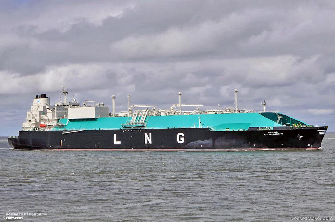 Puteri-Ledang - Lng Tanker vessel registered in Marshall Islands