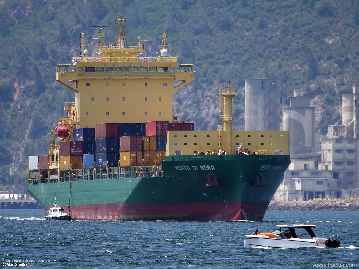 Vento-Di-Bora - Container Ship vessel registered in Marshall Islands