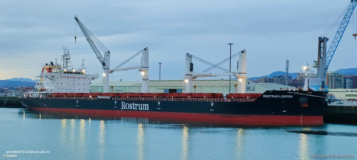 Rostrum-London - Bulk Carrier vessel registered in Liberia