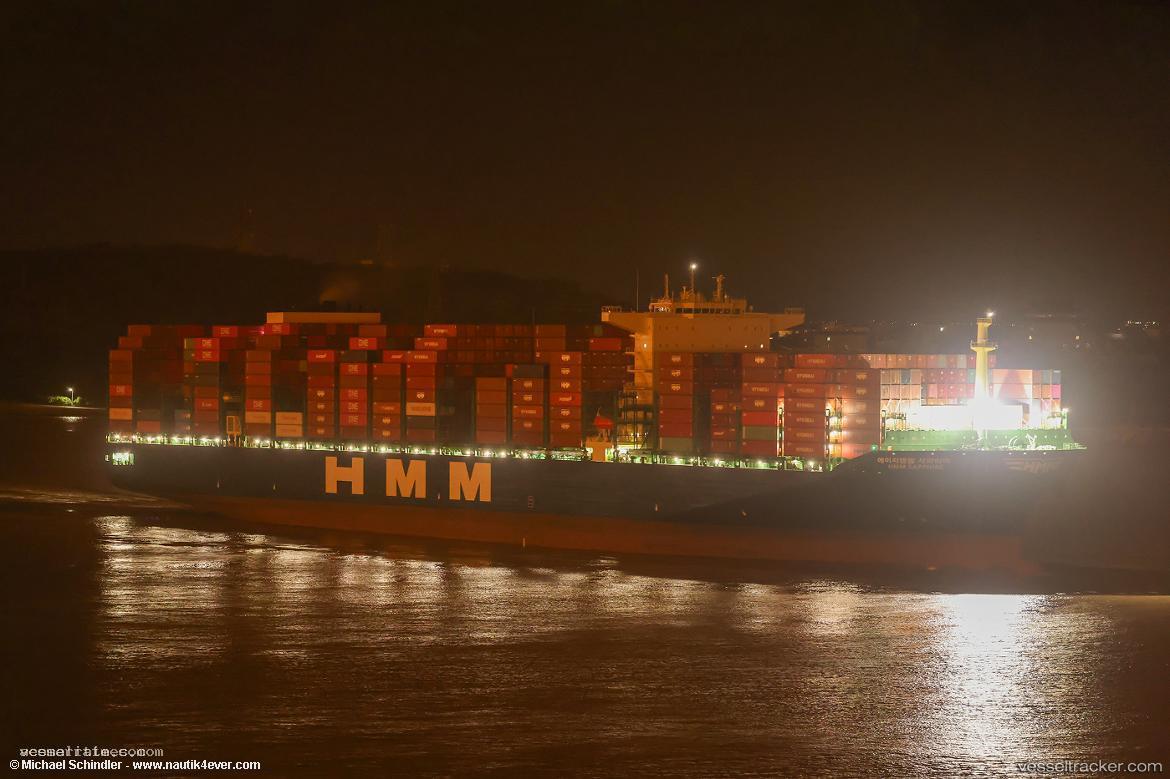 Hmm-Sapphire - Container Ship vessel registered in Liberia