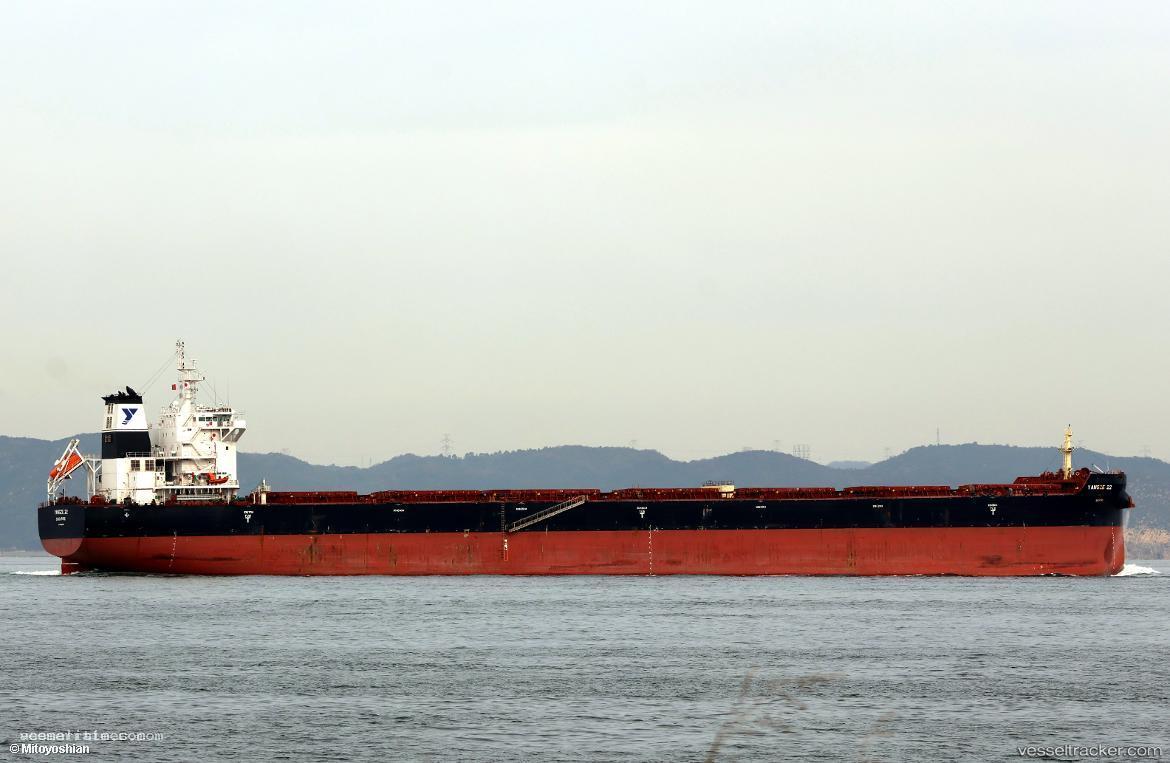 Yangze-22 - Bulk Carrier vessel registered in Singapore