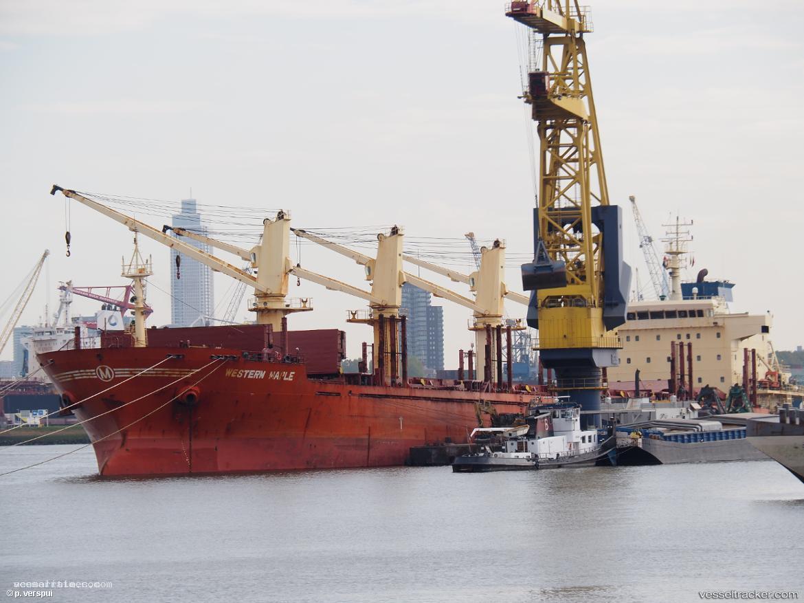 Hg-Naples - Bulk Carrier vessel registered in Liberia